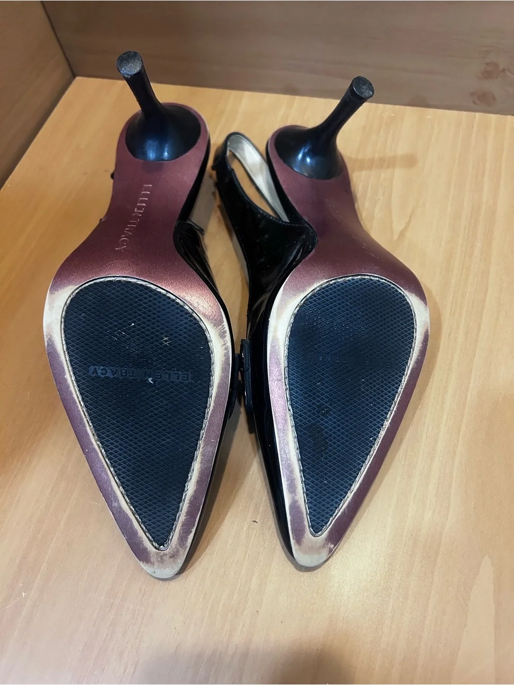 Ellen Tracy Black Patent Slingback Pointed Pumps with Stud Detail size 9